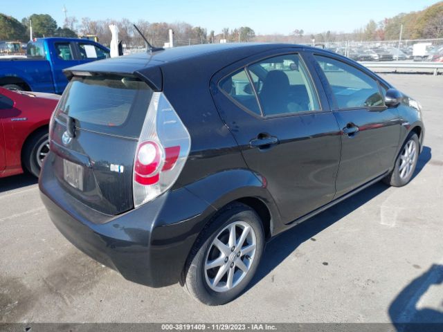 Photo 3 VIN: JTDKDTB39D1049509 - TOYOTA PRIUS C 