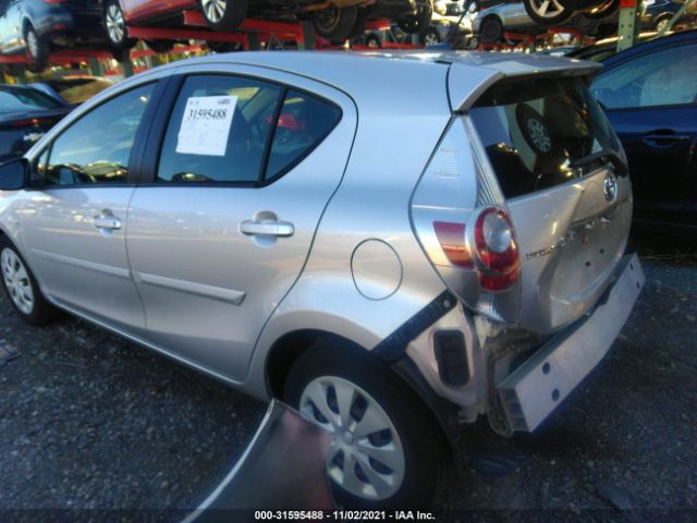 Photo 2 VIN: JTDKDTB39D1546138 - TOYOTA PRIUS C 