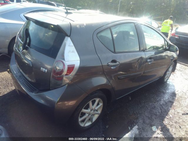 Photo 3 VIN: JTDKDTB39D1551839 - TOYOTA PRIUS C 