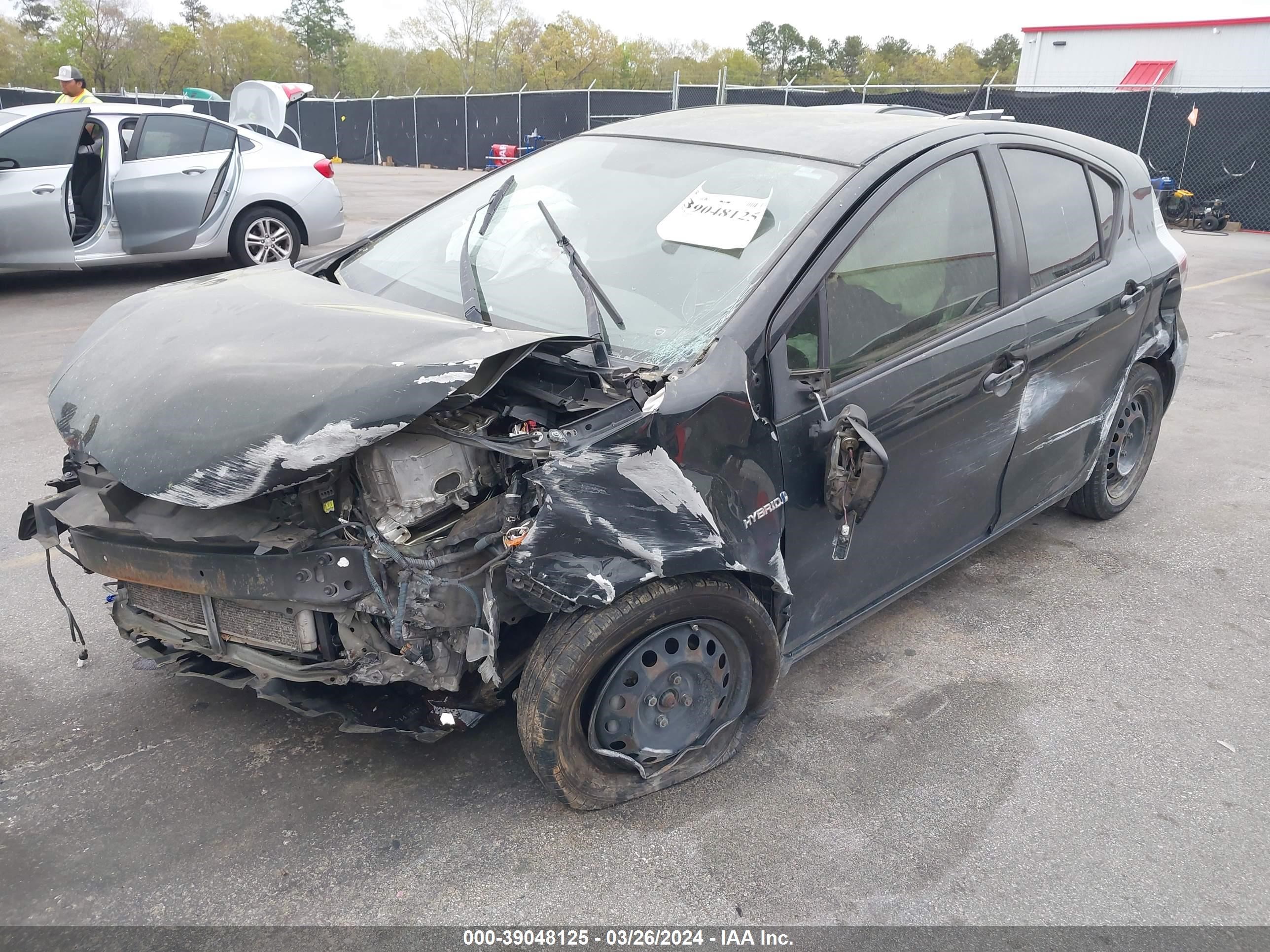 Photo 1 VIN: JTDKDTB39D1552425 - TOYOTA PRIUS C 