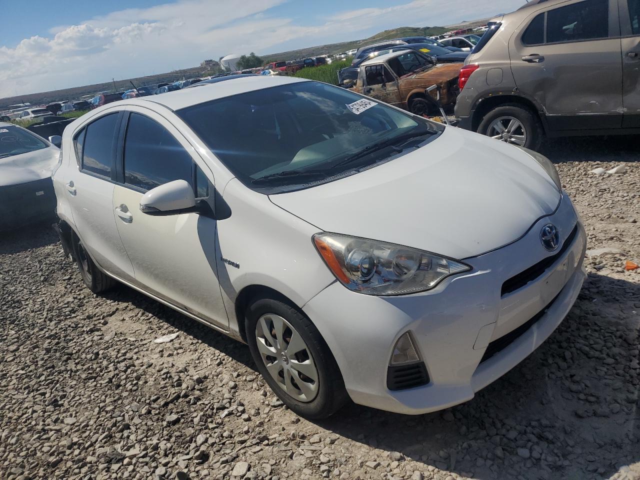 Photo 3 VIN: JTDKDTB39D1556345 - TOYOTA PRIUS 