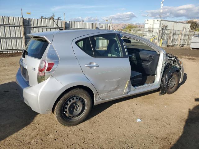 Photo 2 VIN: JTDKDTB39E1065145 - TOYOTA PRIUS C 