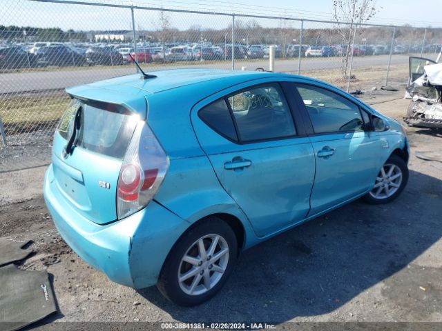 Photo 3 VIN: JTDKDTB39E1074959 - TOYOTA PRIUS C 