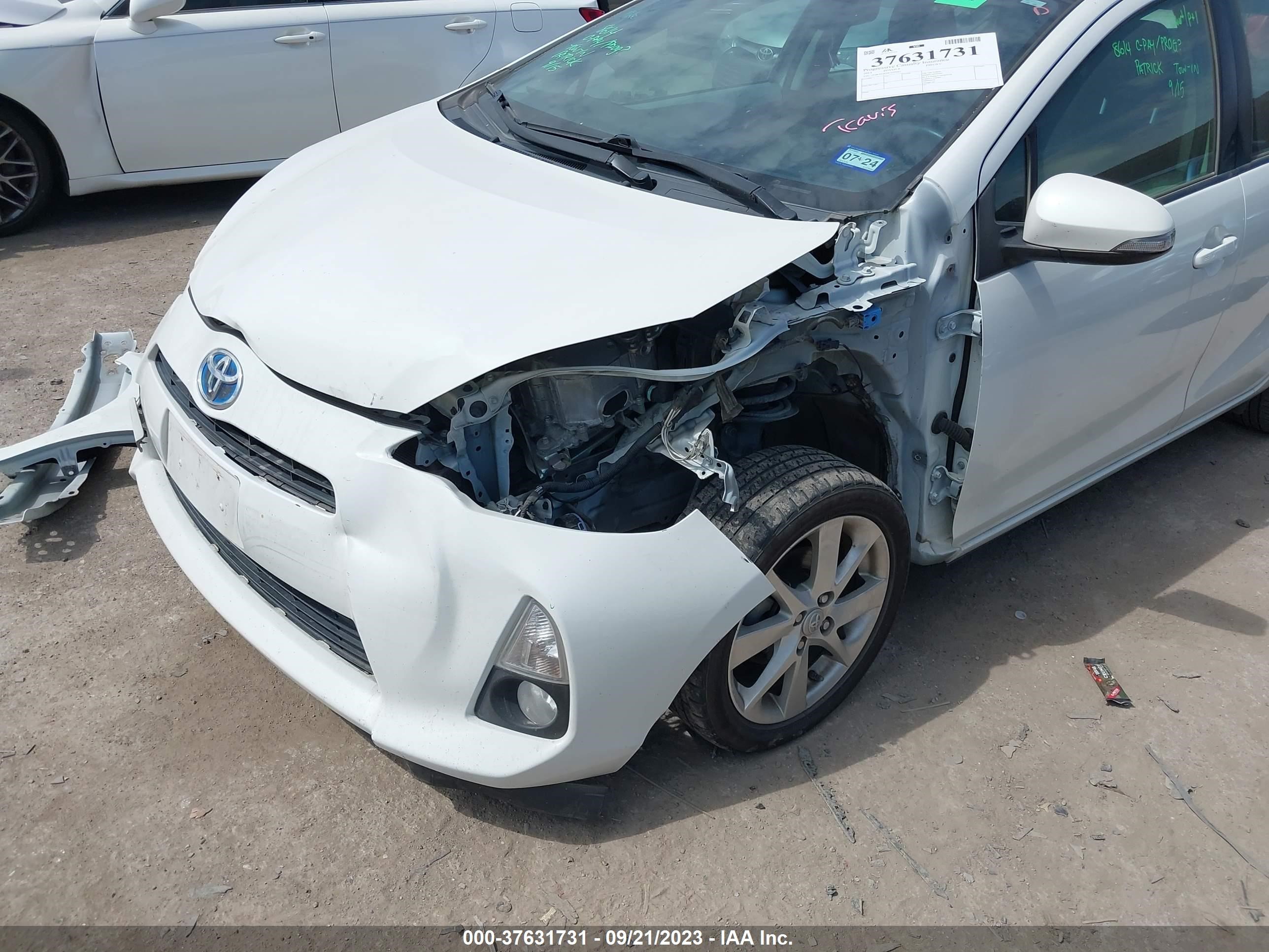 Photo 5 VIN: JTDKDTB39E1079482 - TOYOTA PRIUS C 