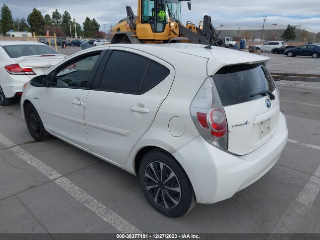 Photo 2 VIN: JTDKDTB39E1560803 - TOYOTA PRIUS C 