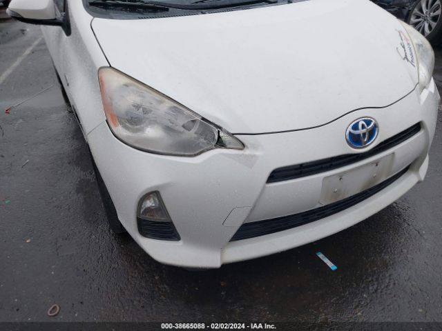 Photo 5 VIN: JTDKDTB39E1561420 - TOYOTA PRIUS C 