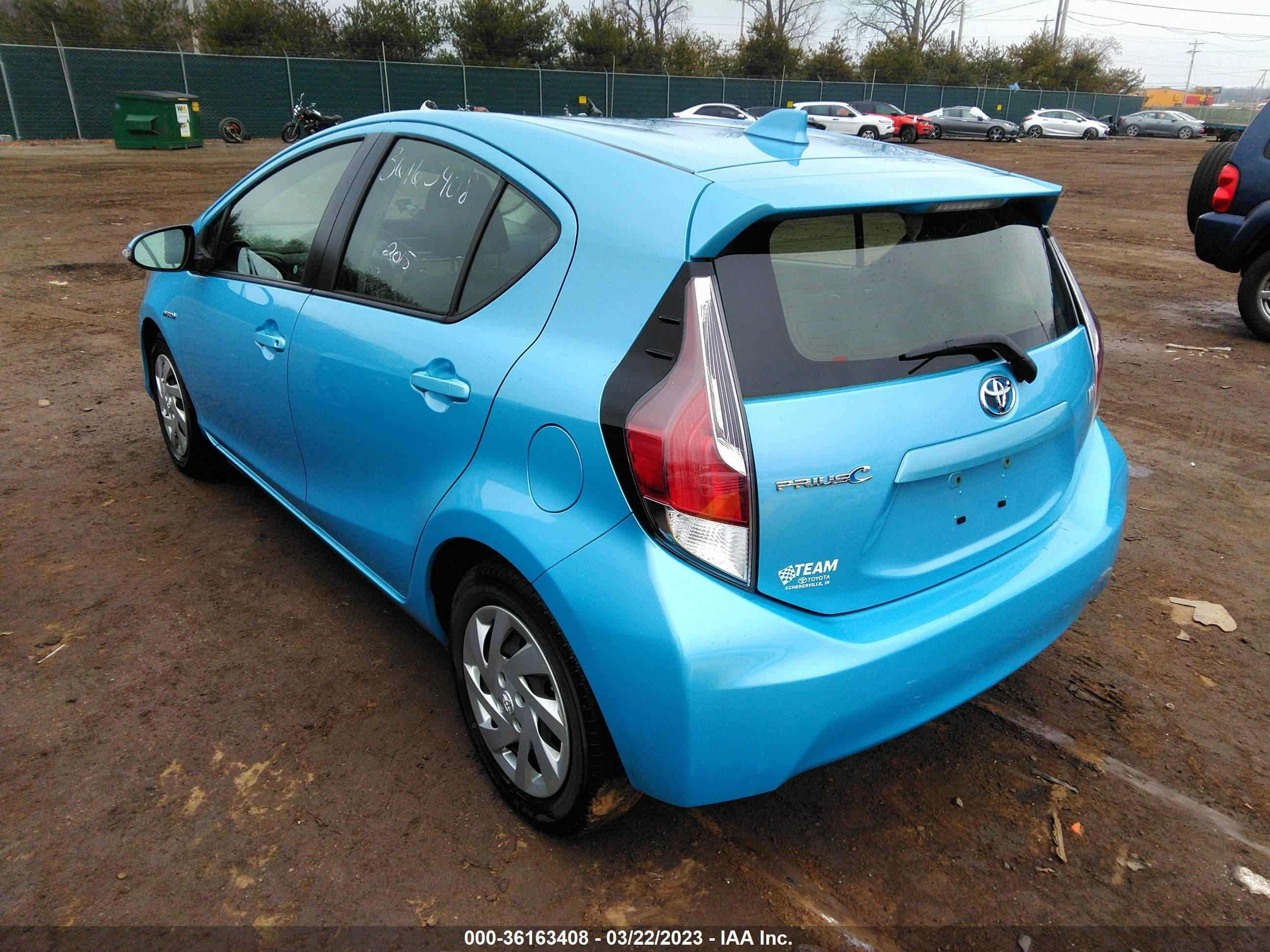 Photo 2 VIN: JTDKDTB39F1092928 - TOYOTA PRIUS C 