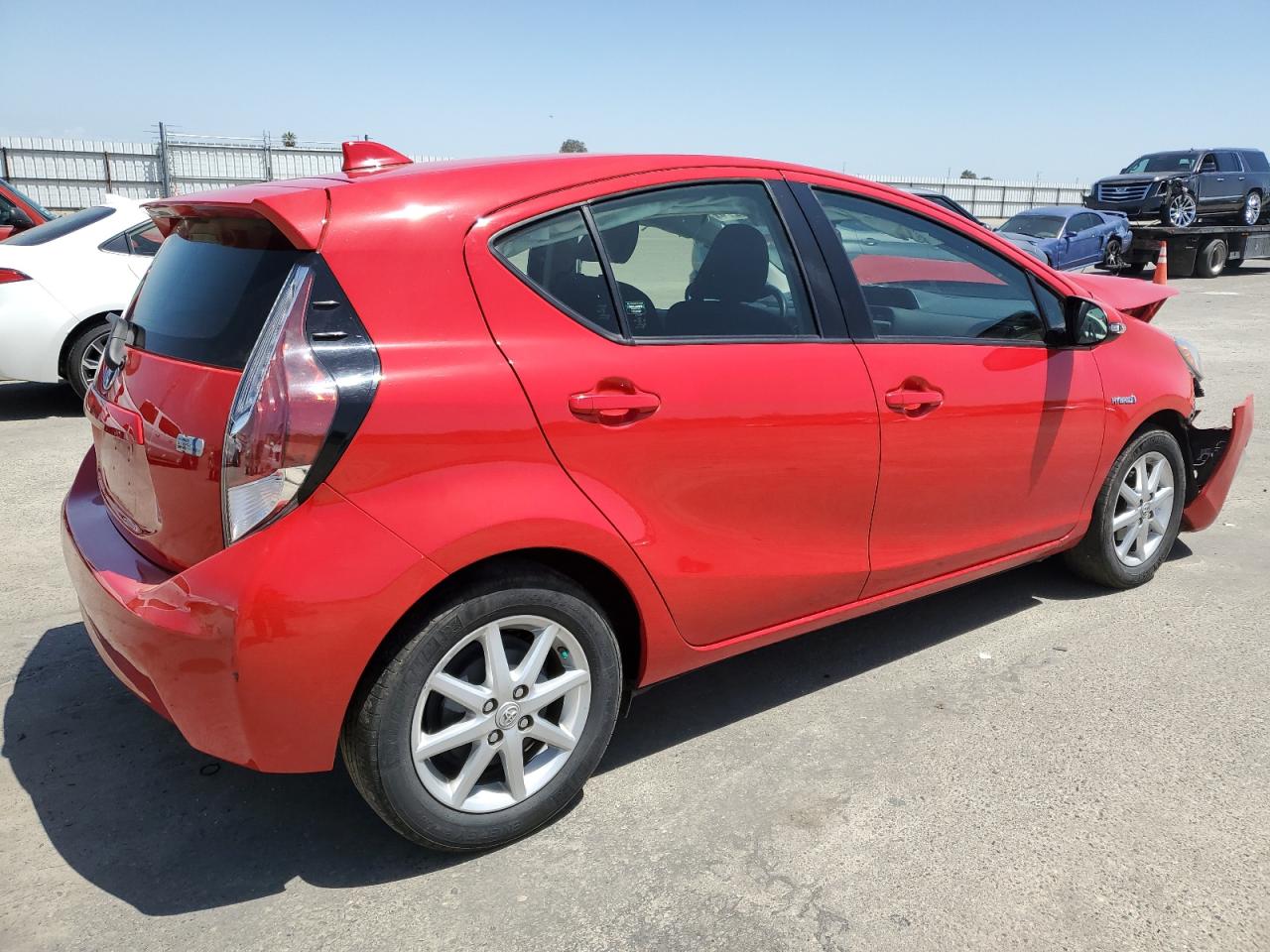 Photo 2 VIN: JTDKDTB39F1095327 - TOYOTA PRIUS 