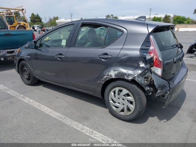 Photo 2 VIN: JTDKDTB39F1096655 - TOYOTA PRIUS C 