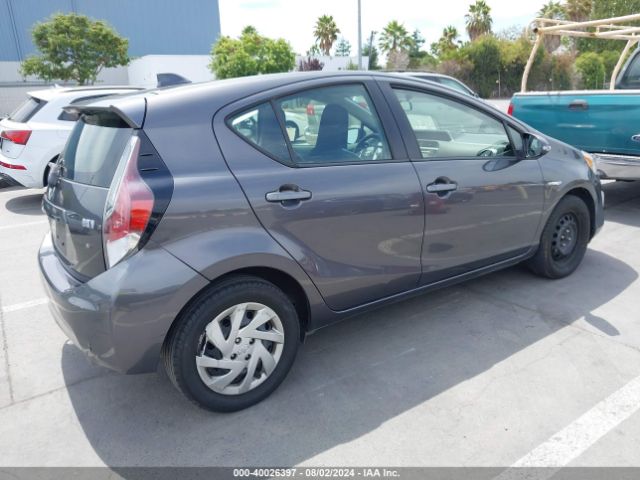 Photo 3 VIN: JTDKDTB39F1096655 - TOYOTA PRIUS C 