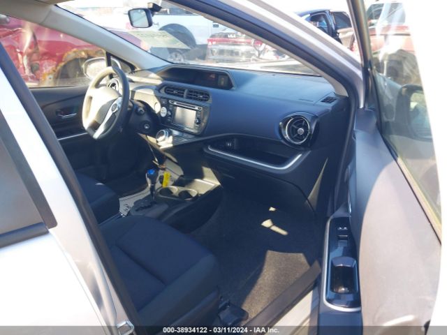 Photo 4 VIN: JTDKDTB39F1113308 - TOYOTA PRIUS C 