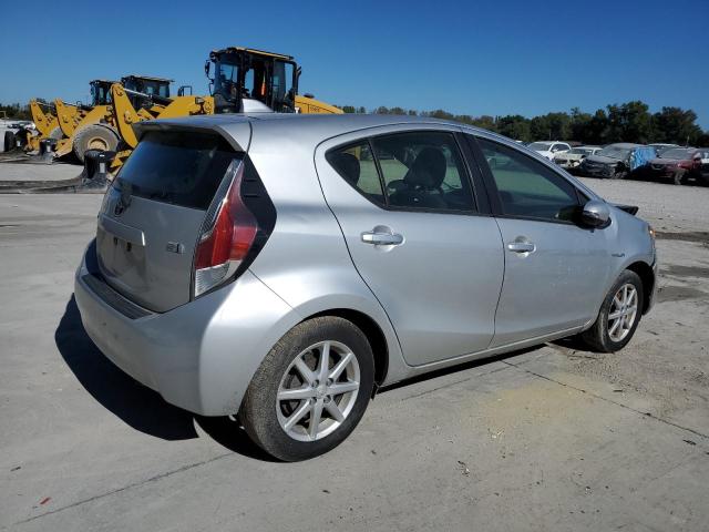 Photo 2 VIN: JTDKDTB39F1579384 - TOYOTA PRIUS C 