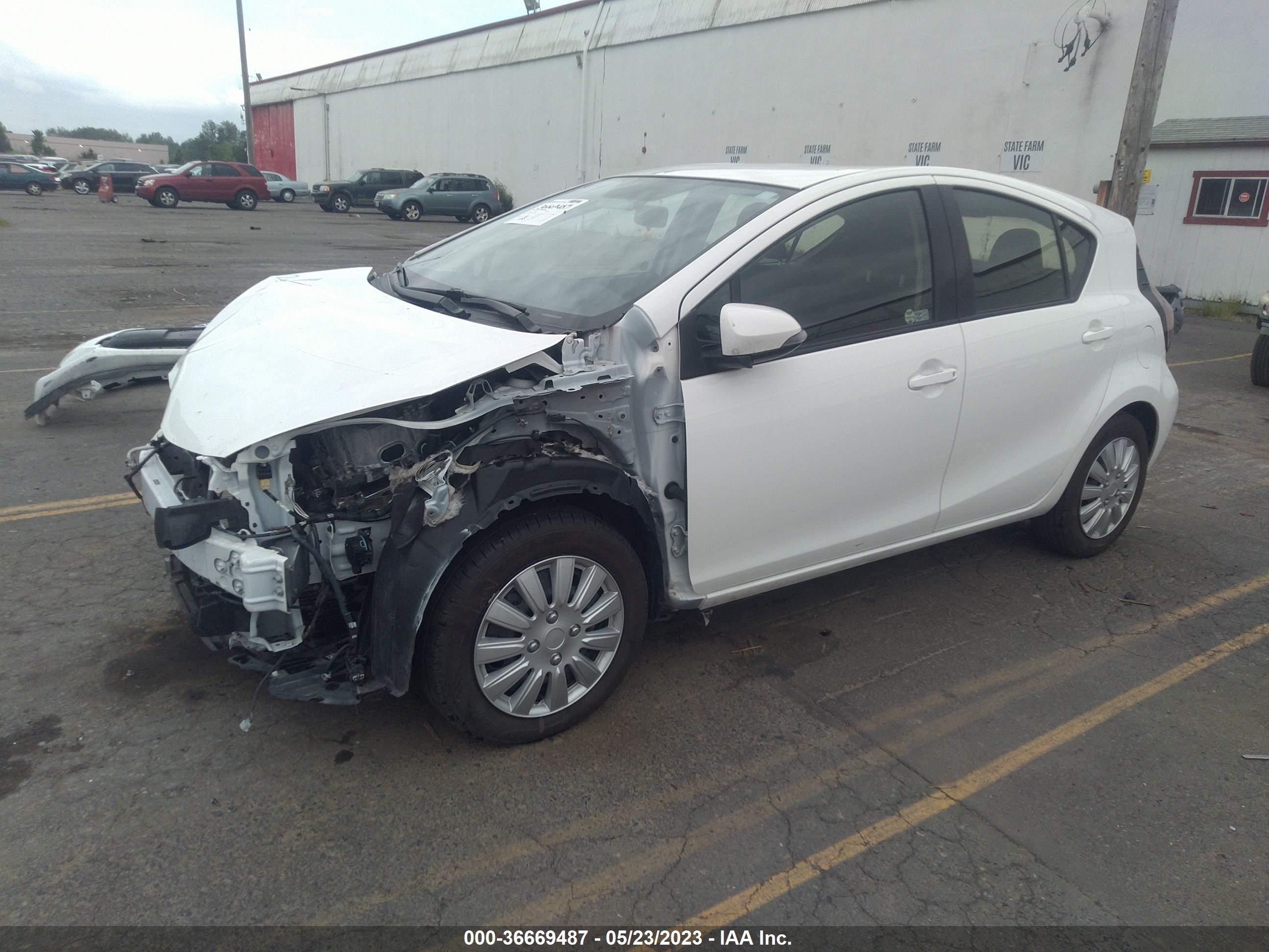 Photo 1 VIN: JTDKDTB39G1118543 - TOYOTA PRIUS C 