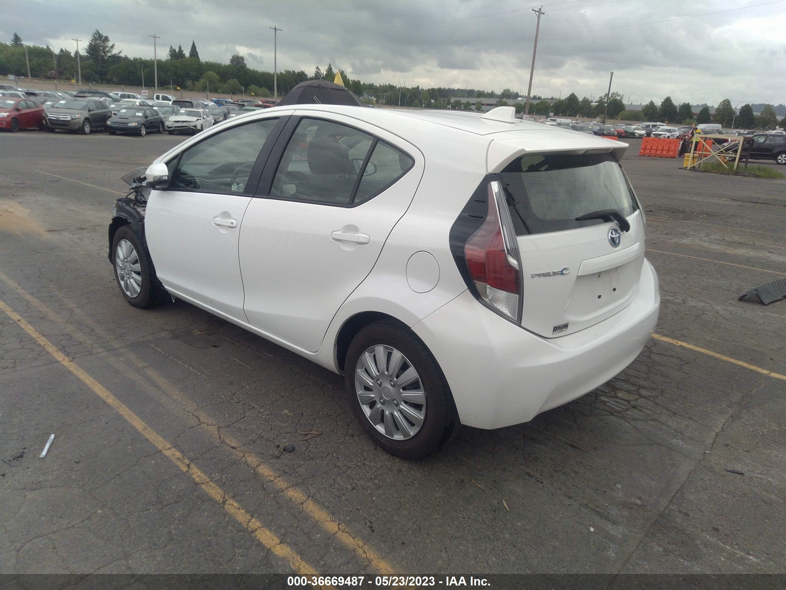 Photo 2 VIN: JTDKDTB39G1118543 - TOYOTA PRIUS C 