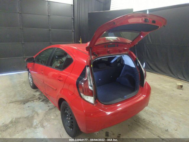 Photo 2 VIN: JTDKDTB39G1122947 - TOYOTA PRIUS C 