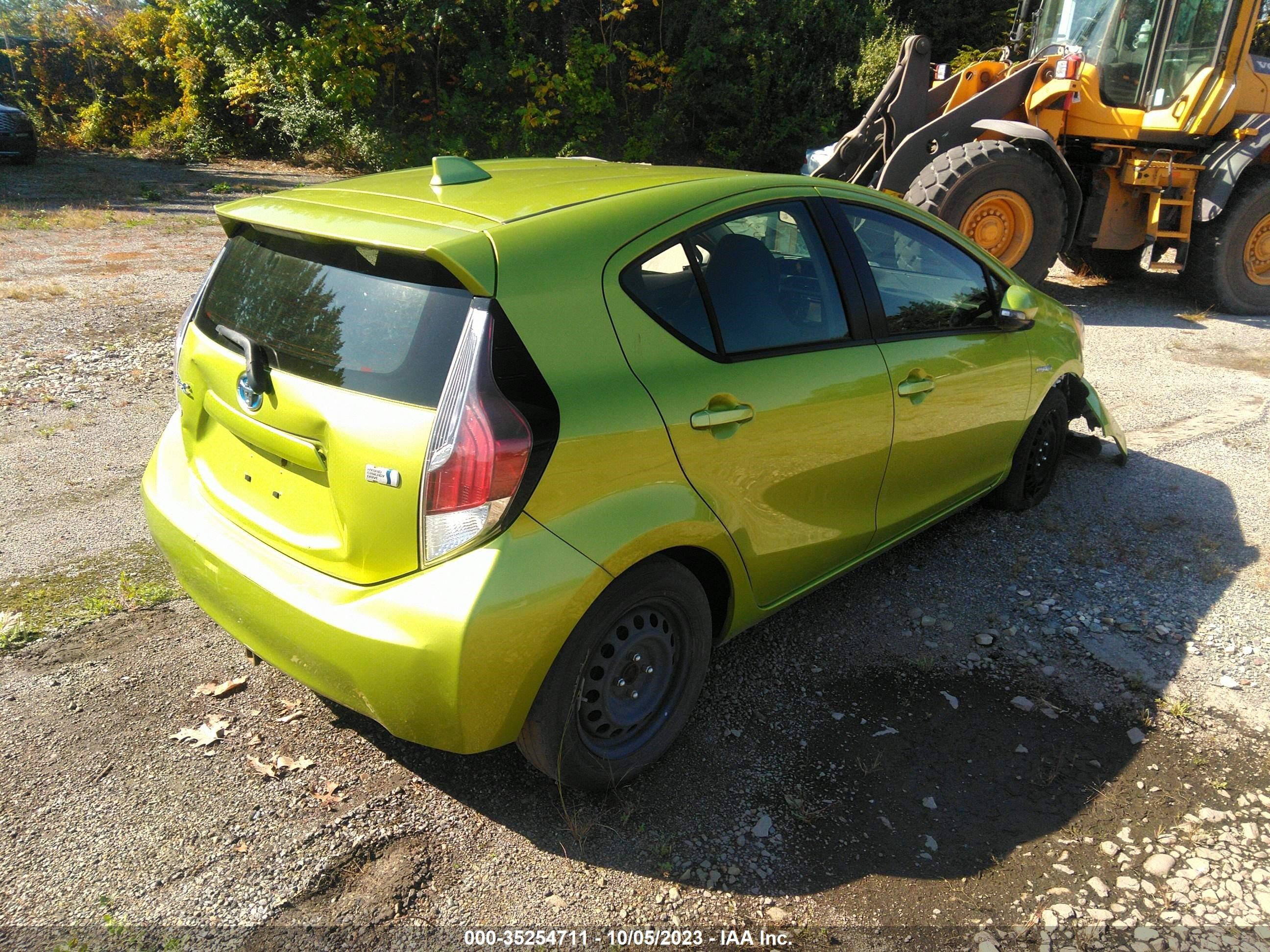 Photo 3 VIN: JTDKDTB39G1123306 - TOYOTA PRIUS C 