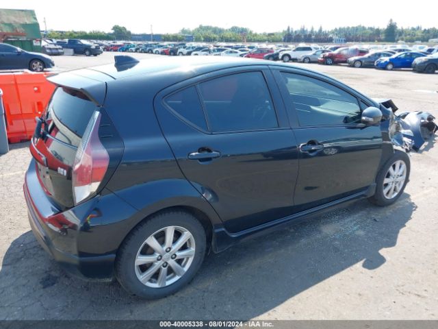 Photo 3 VIN: JTDKDTB39H1595992 - TOYOTA PRIUS C 