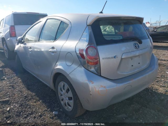 Photo 2 VIN: JTDKDTB3XC1505662 - TOYOTA PRIUS C 