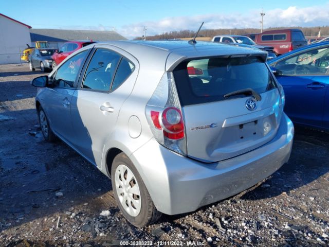 Photo 2 VIN: JTDKDTB3XC1509064 - TOYOTA PRIUS C 