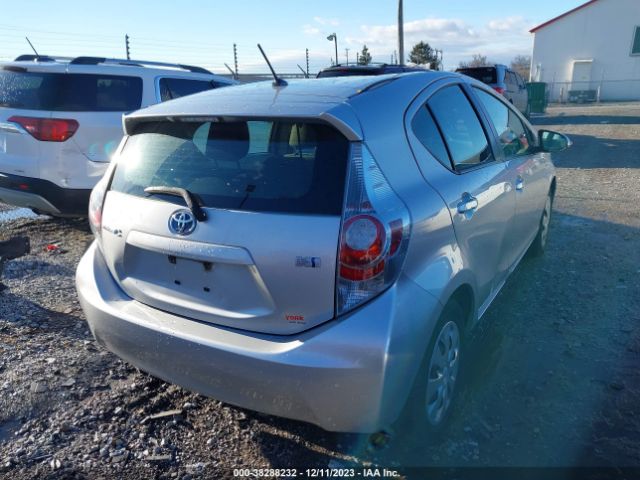 Photo 3 VIN: JTDKDTB3XC1509064 - TOYOTA PRIUS C 