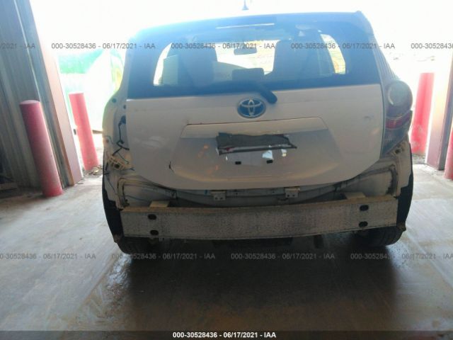 Photo 5 VIN: JTDKDTB3XD1047459 - TOYOTA PRIUS C 