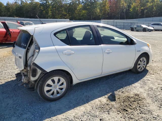 Photo 2 VIN: JTDKDTB3XD1057456 - TOYOTA PRIUS C 