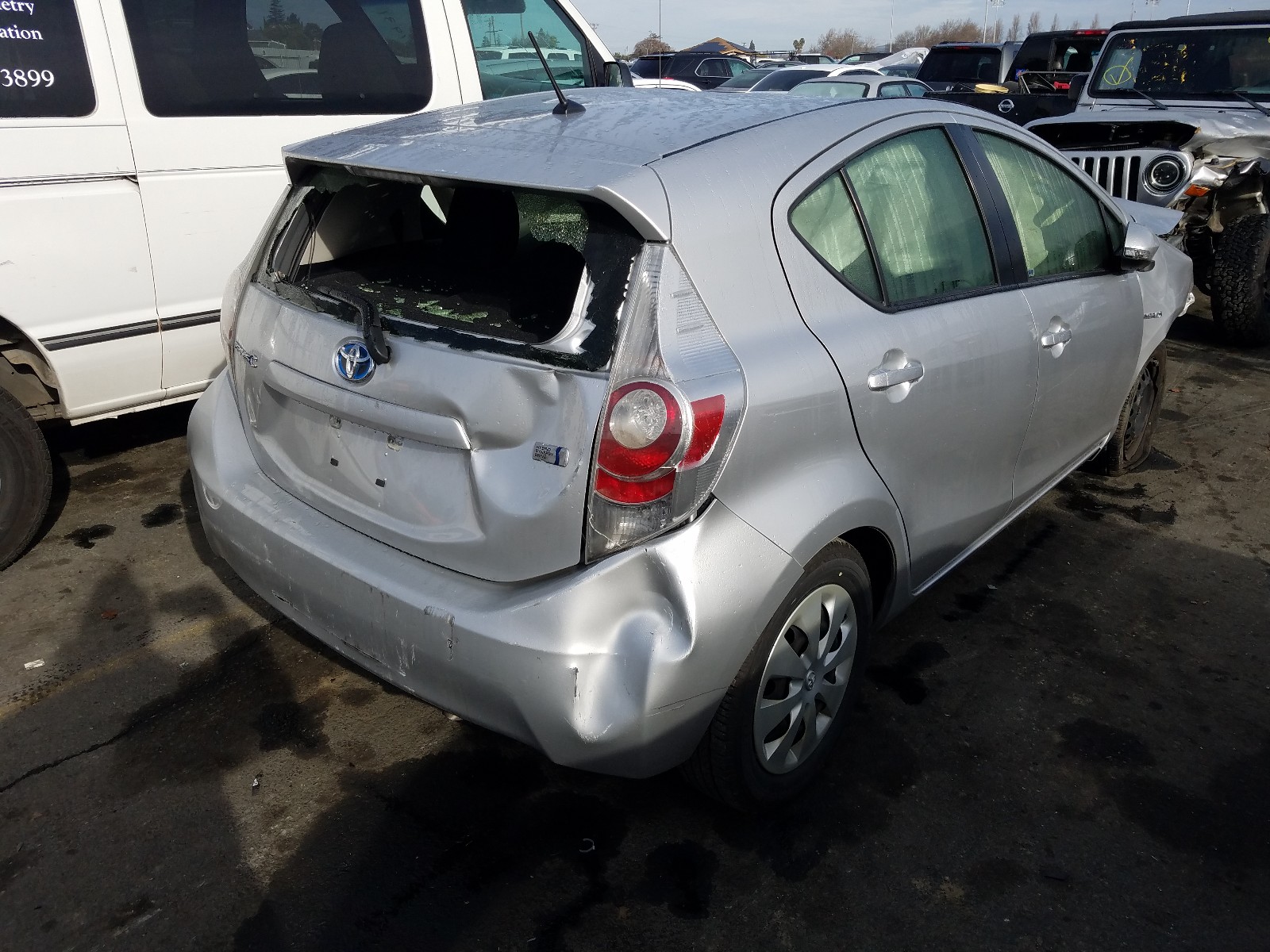 Photo 3 VIN: JTDKDTB3XD1530076 - TOYOTA PRIUS C 