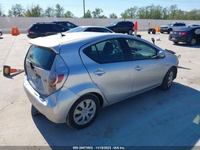 Photo 3 VIN: JTDKDTB3XD1538873 - TOYOTA PRIUS C 