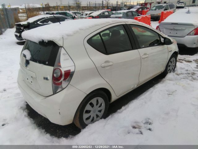 Photo 3 VIN: JTDKDTB3XD1547184 - TOYOTA PRIUS C 