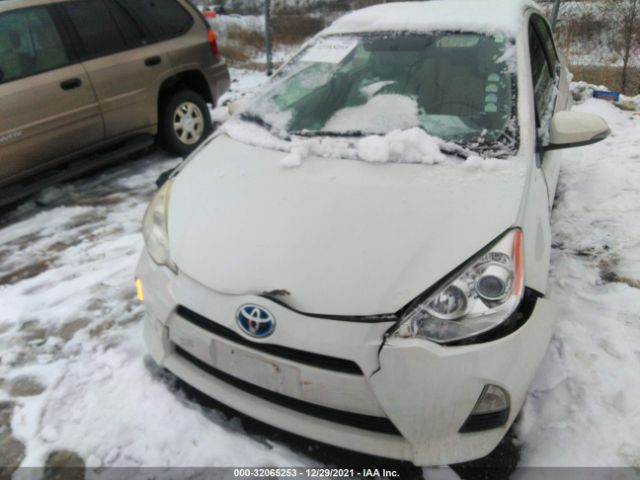 Photo 5 VIN: JTDKDTB3XD1547184 - TOYOTA PRIUS C 