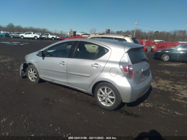 Photo 2 VIN: JTDKDTB3XE1063260 - TOYOTA PRIUS C 