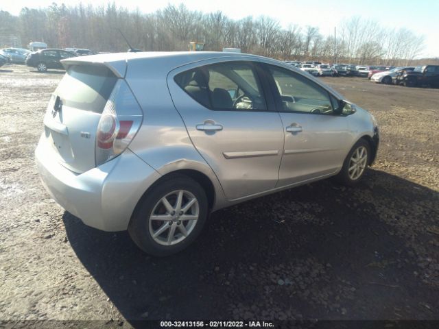 Photo 3 VIN: JTDKDTB3XE1063260 - TOYOTA PRIUS C 