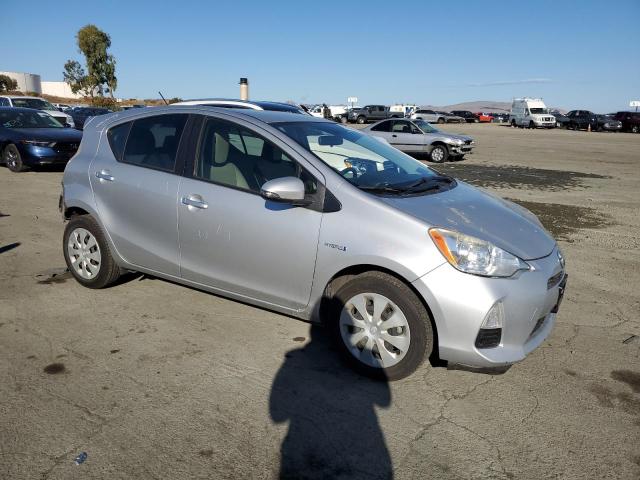 Photo 3 VIN: JTDKDTB3XE1069141 - TOYOTA PRIUS C 