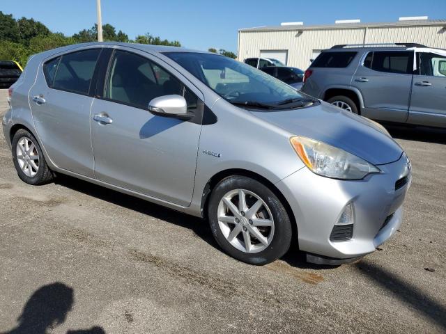 Photo 3 VIN: JTDKDTB3XE1069320 - TOYOTA PRIUS C 