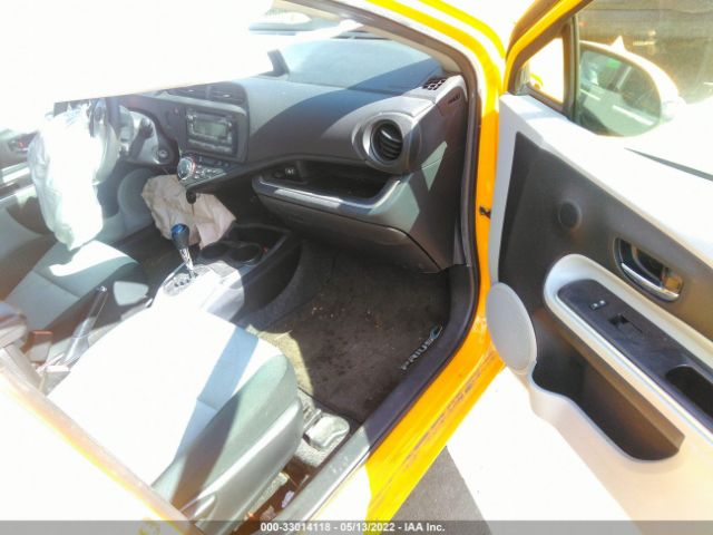 Photo 4 VIN: JTDKDTB3XE1070712 - TOYOTA PRIUS C 