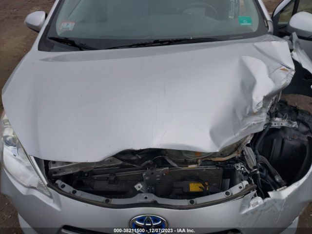 Photo 9 VIN: JTDKDTB3XE1570949 - TOYOTA PRIUS C 