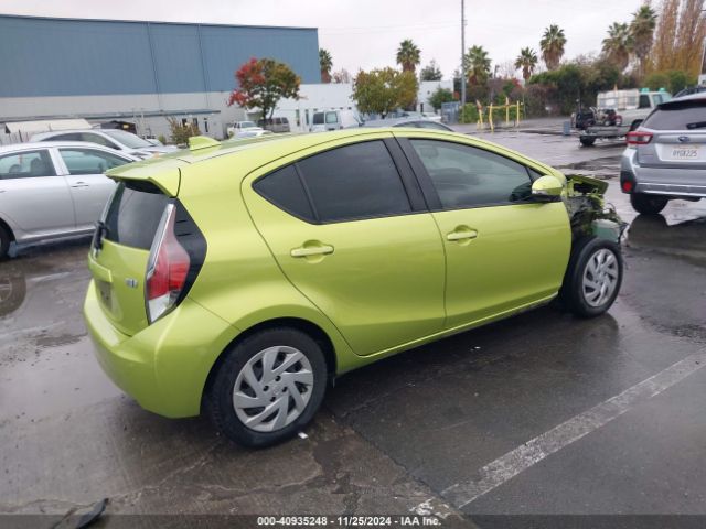 Photo 3 VIN: JTDKDTB3XF1092100 - TOYOTA PRIUS C 