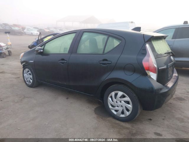 Photo 2 VIN: JTDKDTB3XF1105637 - TOYOTA PRIUS C 