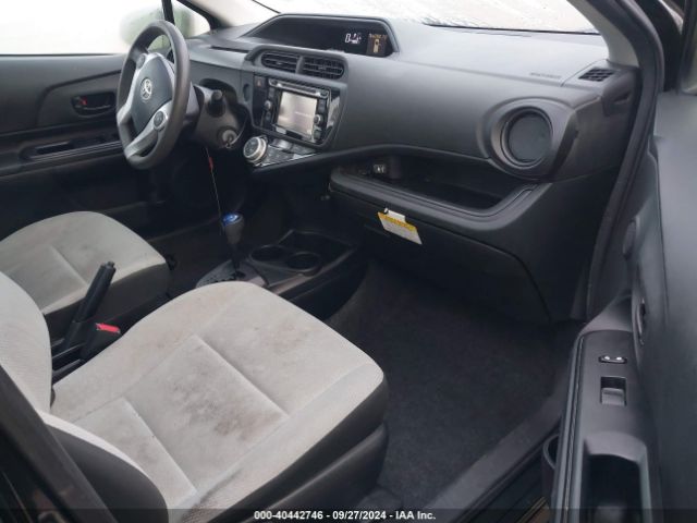 Photo 4 VIN: JTDKDTB3XF1105637 - TOYOTA PRIUS C 