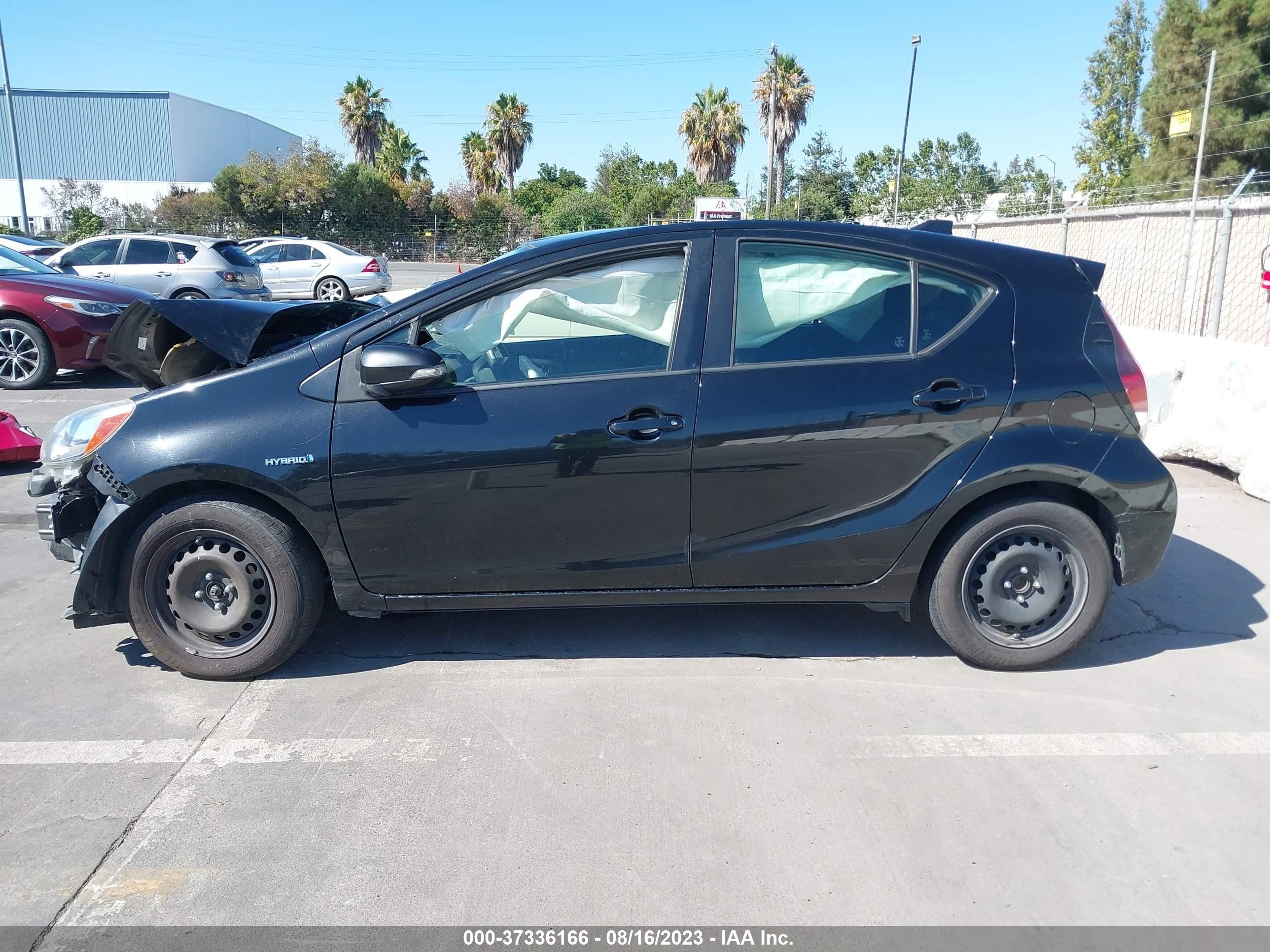 Photo 14 VIN: JTDKDTB3XF1111339 - TOYOTA PRIUS C 