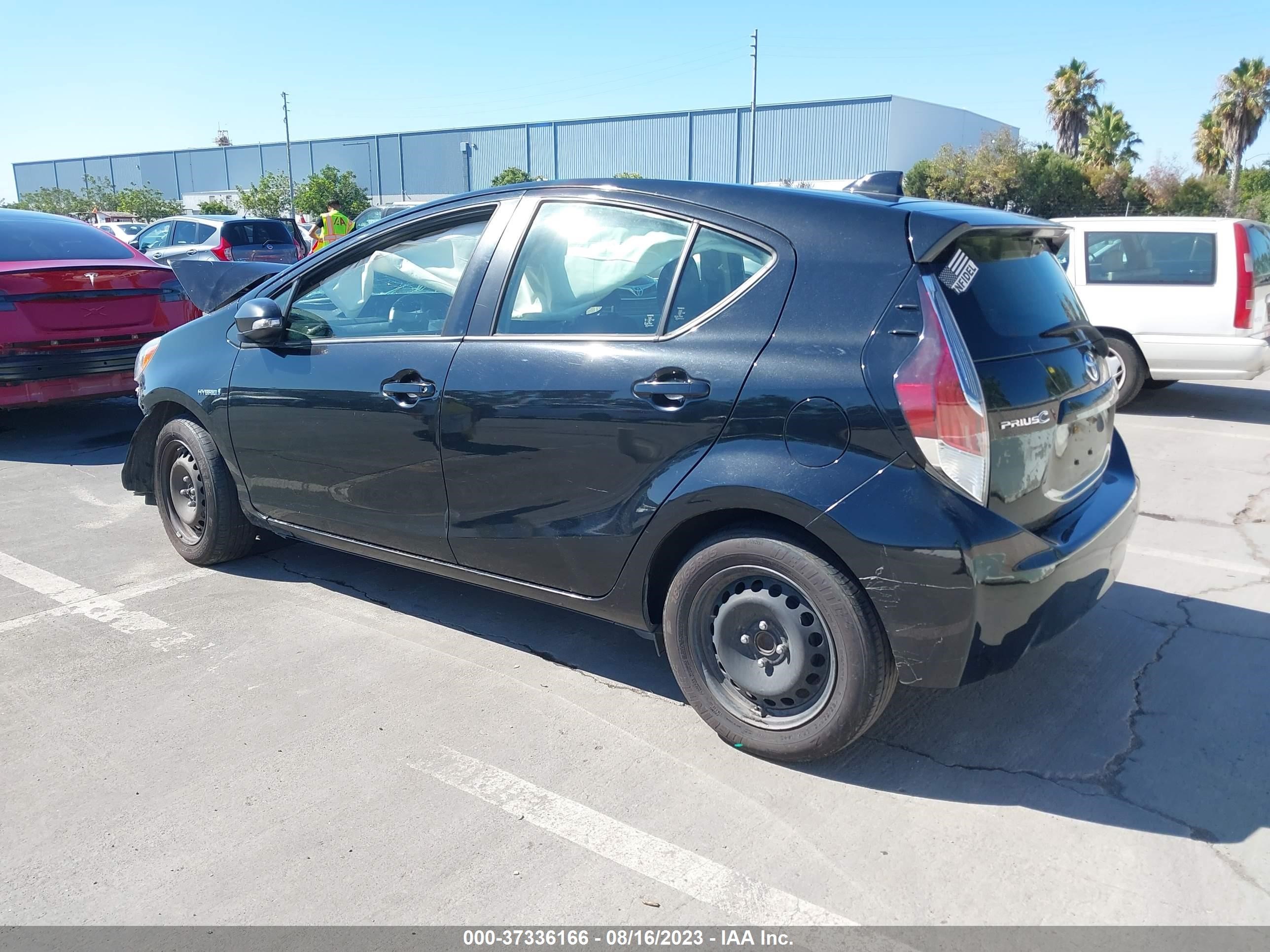 Photo 2 VIN: JTDKDTB3XF1111339 - TOYOTA PRIUS C 