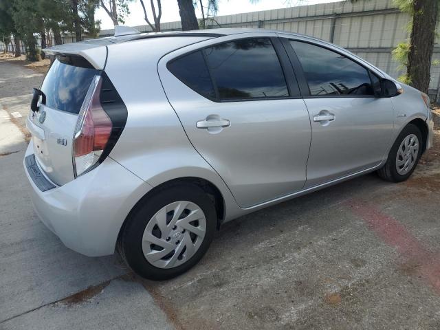 Photo 2 VIN: JTDKDTB3XG1126084 - TOYOTA PRIUS C 