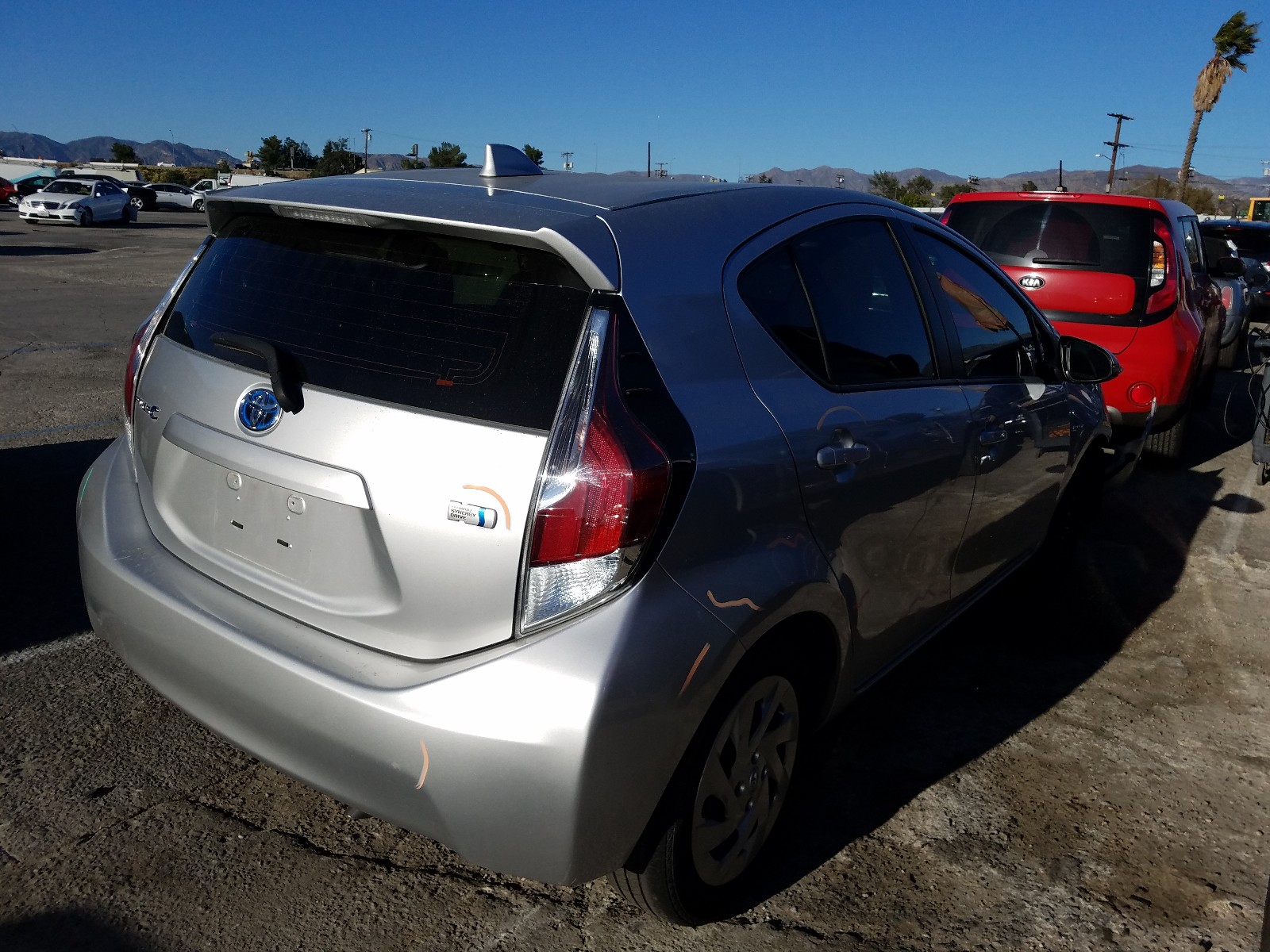 Photo 3 VIN: JTDKDTB3XG1126313 - TOYOTA PRIUS C 