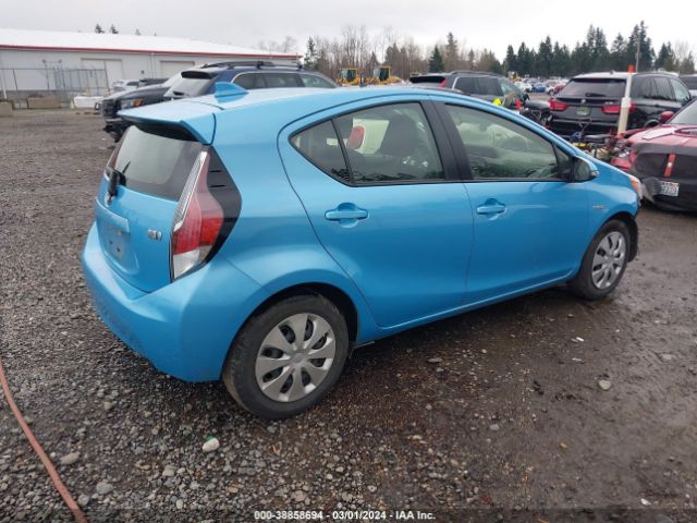 Photo 3 VIN: JTDKDTB3XG1135965 - TOYOTA PRIUS C 