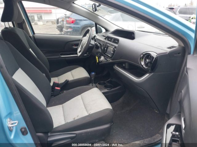 Photo 4 VIN: JTDKDTB3XG1135965 - TOYOTA PRIUS C 