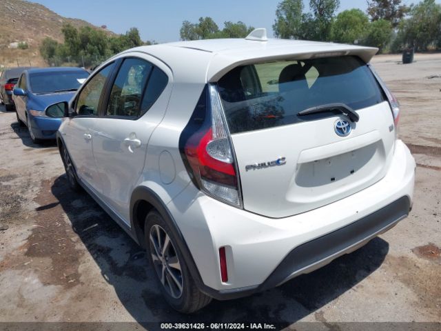 Photo 2 VIN: JTDKDTB3XJ1602650 - TOYOTA PRIUS C 