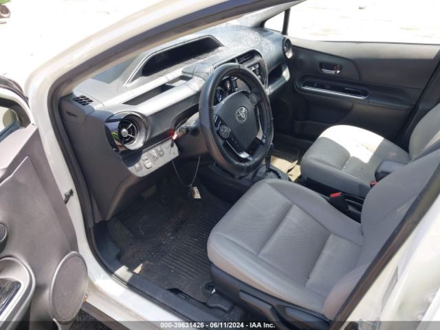 Photo 4 VIN: JTDKDTB3XJ1602650 - TOYOTA PRIUS C 