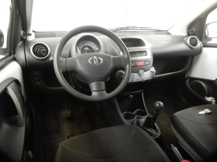 Photo 9 VIN: JTDKG10C30N770071 - TOYOTA AYGO 