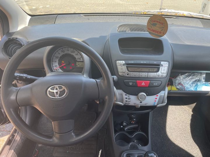 Photo 7 VIN: JTDKG12C10N705796 - TOYOTA AYGO 