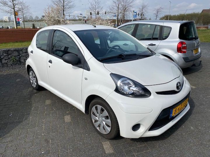 Photo 4 VIN: JTDKG12C50N694656 - TOYOTA AYGO 